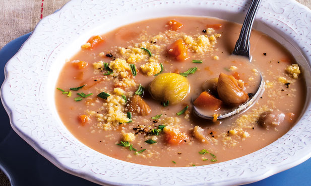 Sopa de castanhas e abóbora