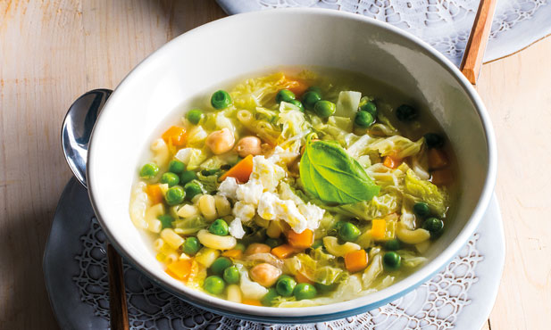 Sopa de legumes com massinhas